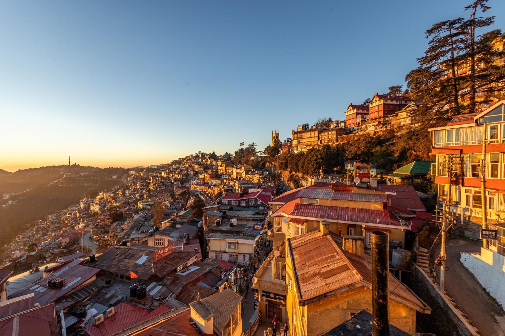 Hotel Sterling Legacy Shimla Esterno foto