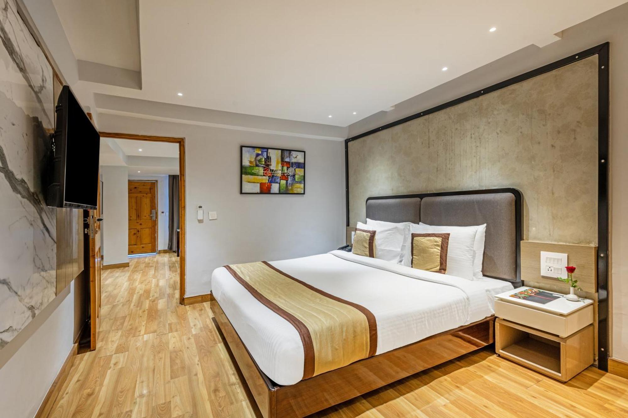 Hotel Sterling Legacy Shimla Esterno foto