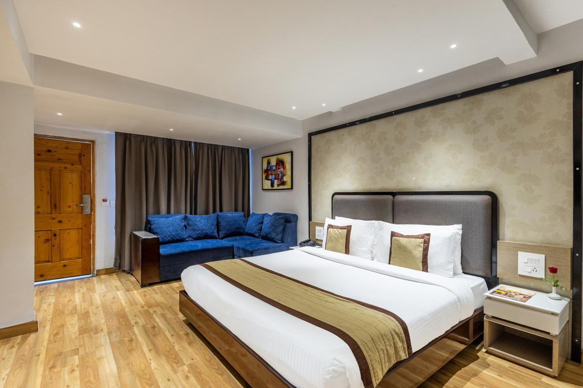 Hotel Sterling Legacy Shimla Esterno foto